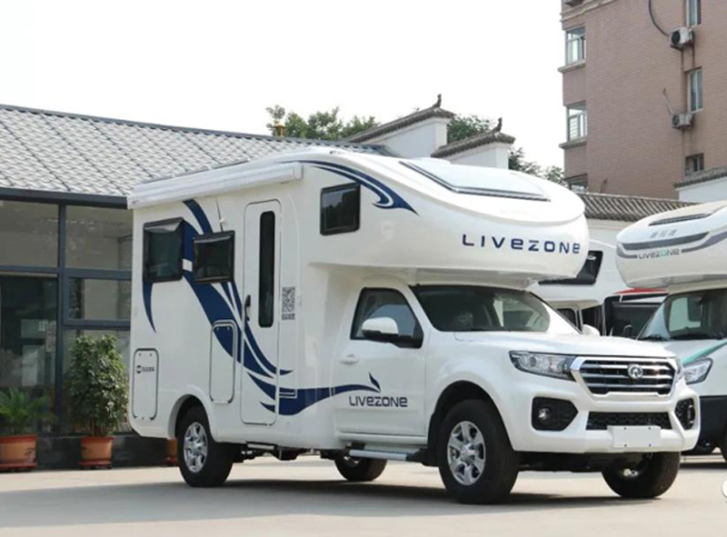 帶老人孩子出行，適合選這款房車