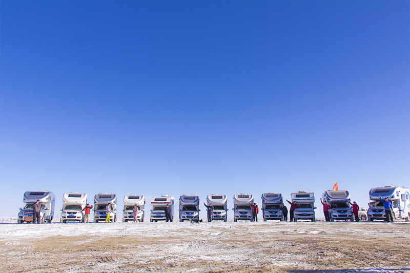 覽眾房車(chē)“追逐夢(mèng)想，綠色旅行”倡議