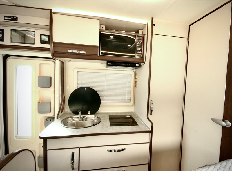 自由炮領銜,引爆成都房車展 自由炮領銜,引爆成都房車展