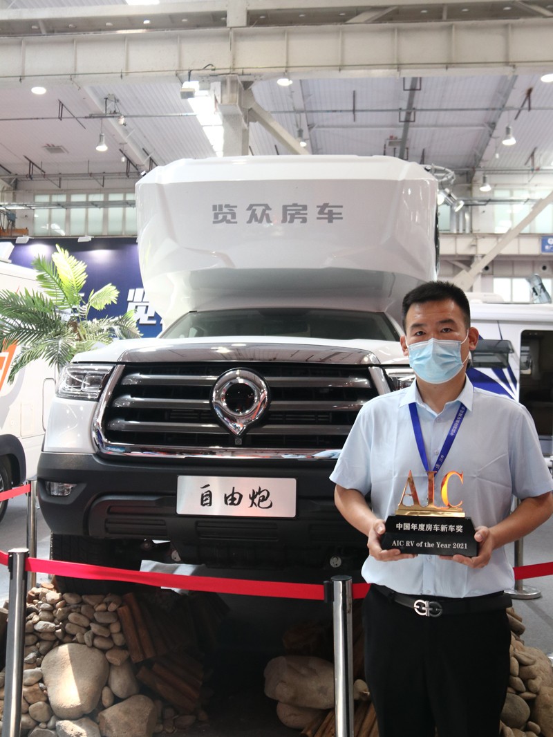 年度新車、自動檔、四驅，能選的房車