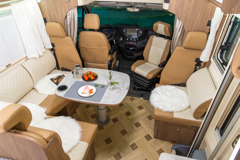 游名城,選房車(chē),這里兩不誤 游名城,選房車(chē),這里兩不誤