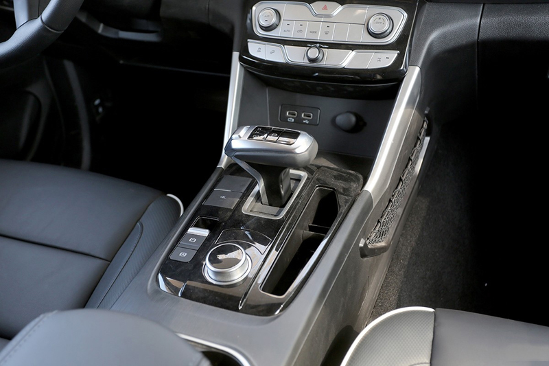 邀您看一場盛大的房車趴，雙炮現身