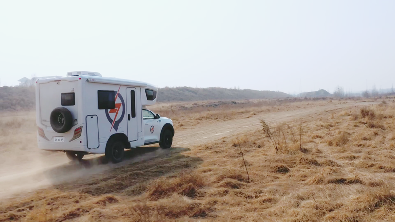 極致動力、四驅(qū)越野，樣樣都強，就是這款房車