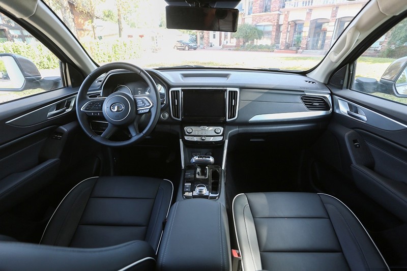 極致動力、四驅(qū)越野，樣樣都強，就是這款房車