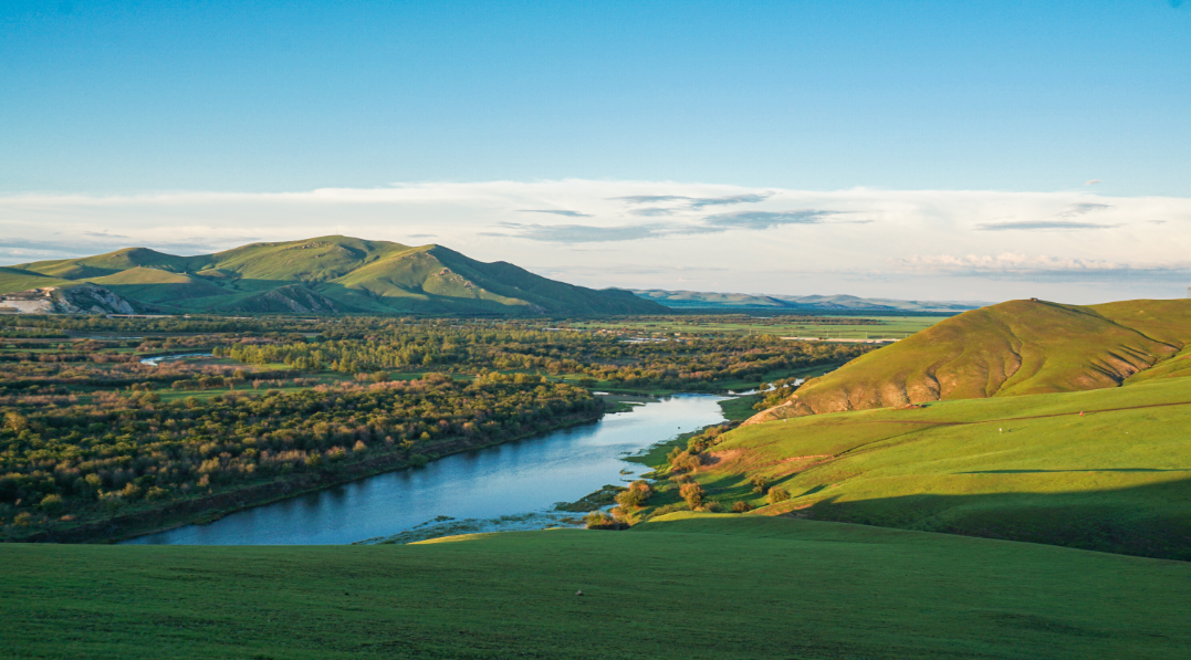 游客扎堆、出門(mén)堵車(chē)、疫情反復(fù)……五一怎么玩？
