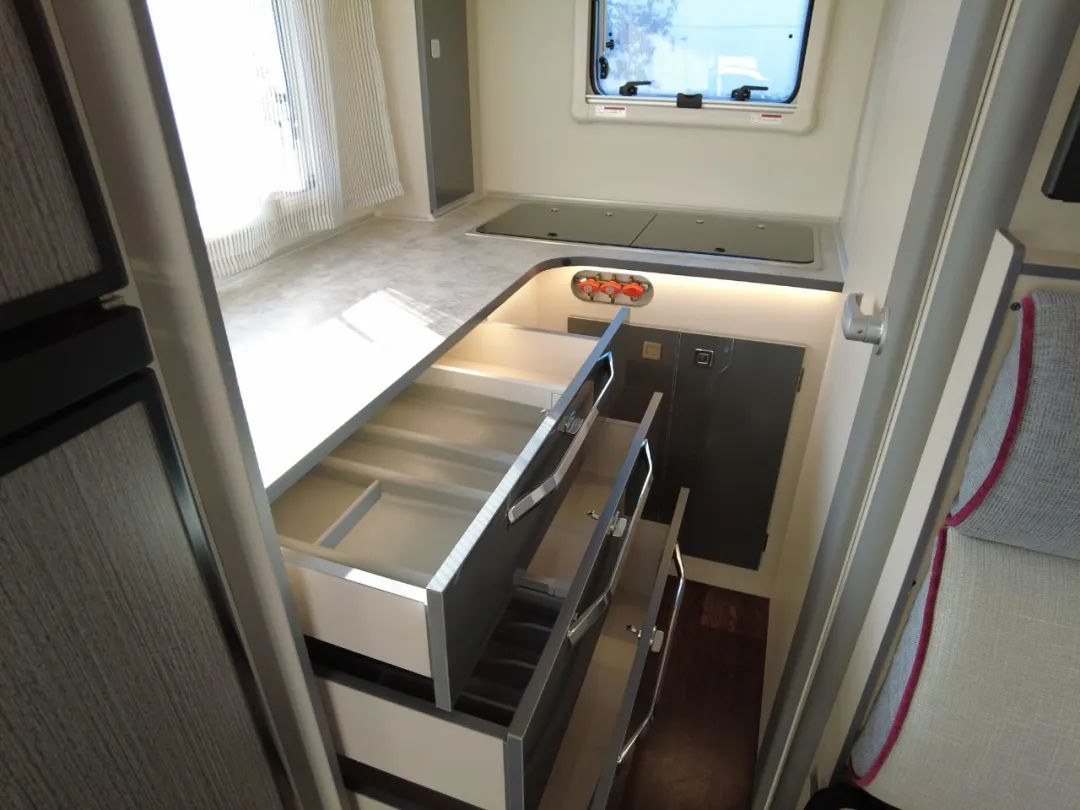 氣場(chǎng)全開!駱駝房車最強(qiáng)全明星陣容,齊了! 氣場(chǎng)全開!駱駝房車最強(qiáng)全明星陣容,齊了!