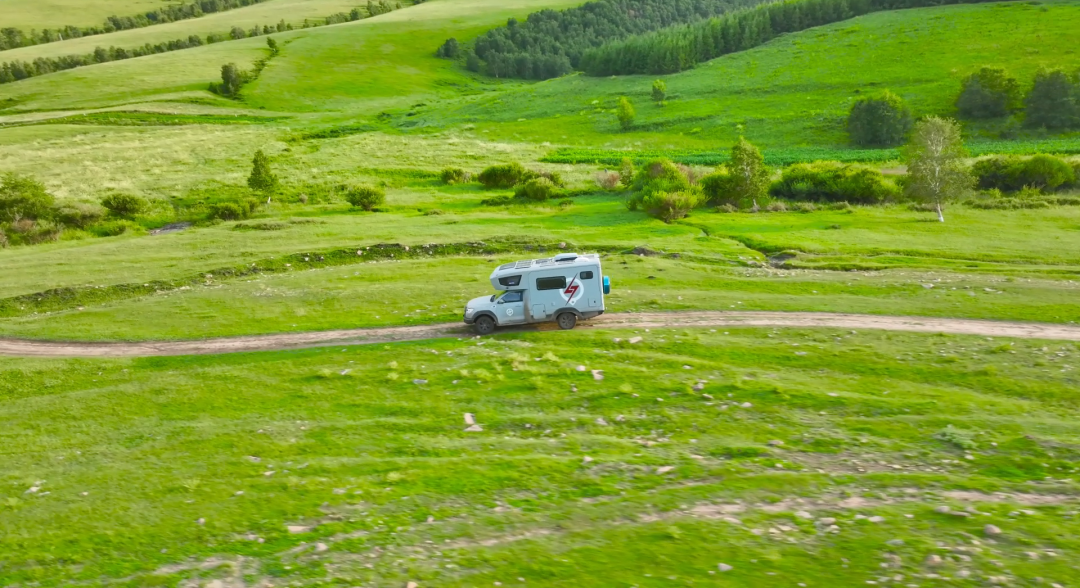 你問(wèn)何為自由?讓我?guī)闳タ纯矗? alt=