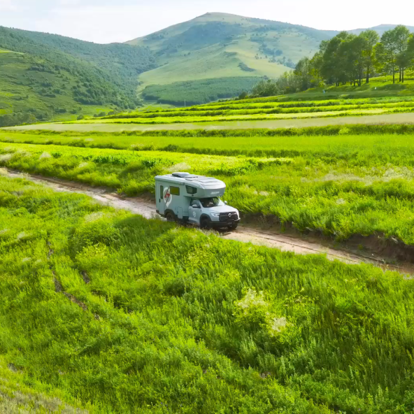 你問(wèn)何為自由?讓我?guī)闳タ纯矗? alt=