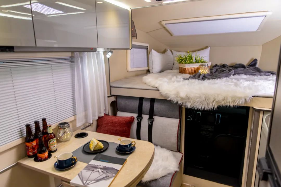 8月12日,相約武漢!顏值、動(dòng)力、空間都滿意的皮卡房車(chē)來(lái)了! 8月12日,相約武漢!顏值、動(dòng)力、空間都滿意的皮卡房車(chē)來(lái)了!