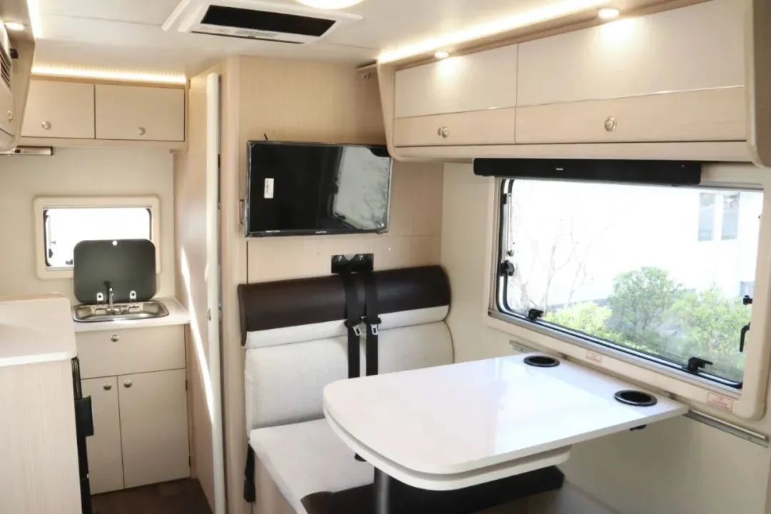 8月12日,相約武漢!顏值、動(dòng)力、空間都滿意的皮卡房車(chē)來(lái)了! 8月12日,相約武漢!顏值、動(dòng)力、空間都滿意的皮卡房車(chē)來(lái)了!