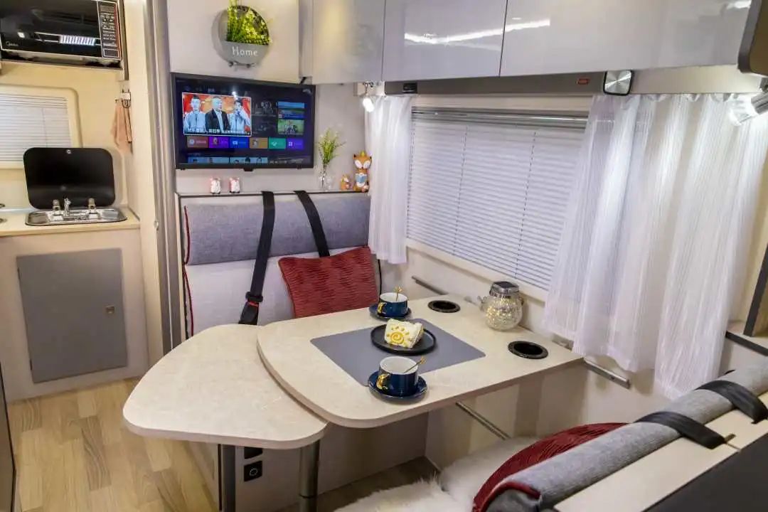 為什么覽眾房車要采用玻璃鋼“三明治”車身結構？